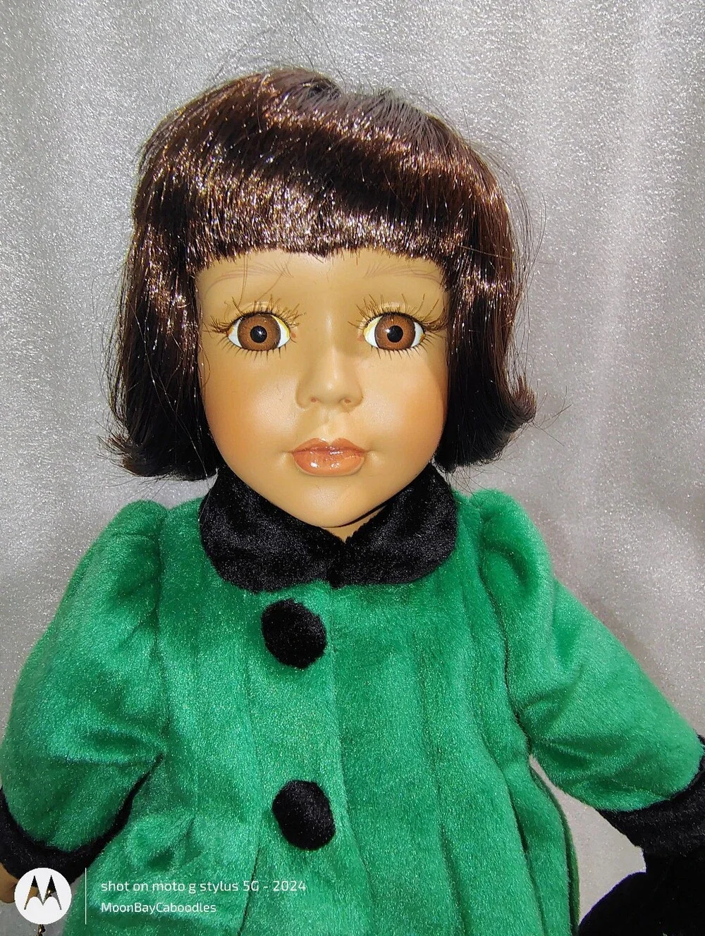VNTG Avon Adrienne Holiday Radiance 15” Latina Porcelain Doll Scottie Dog